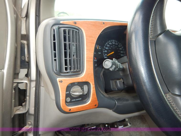 image for item J3889 1999 Chevrolet Express 1500 van