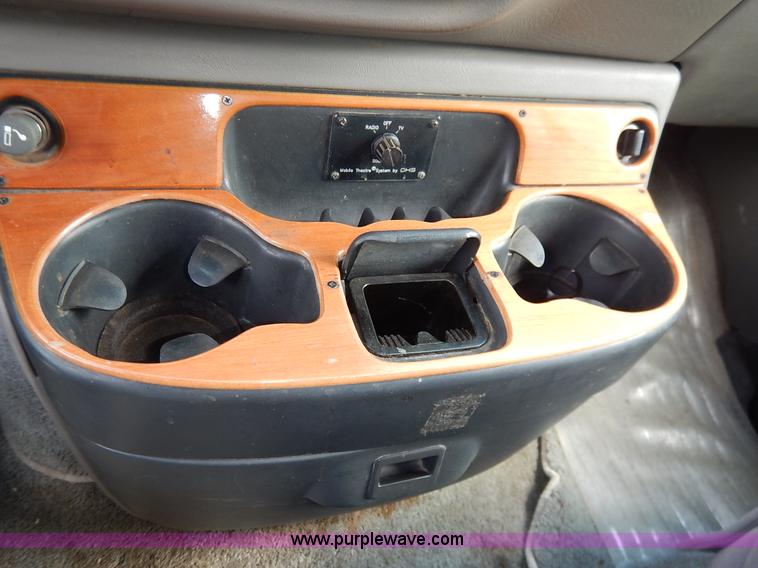 image for item J3889 1999 Chevrolet Express 1500 van