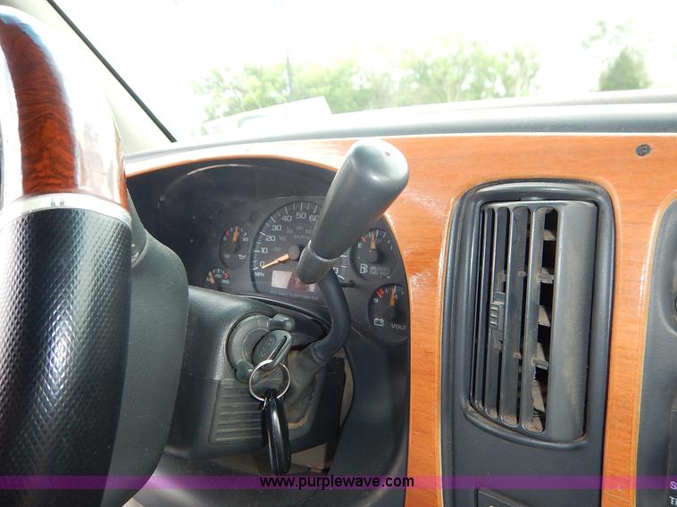 image for item J3889 1999 Chevrolet Express 1500 van