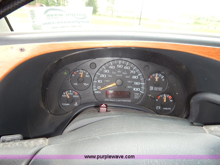 image for item J3889 1999 Chevrolet Express 1500 van
