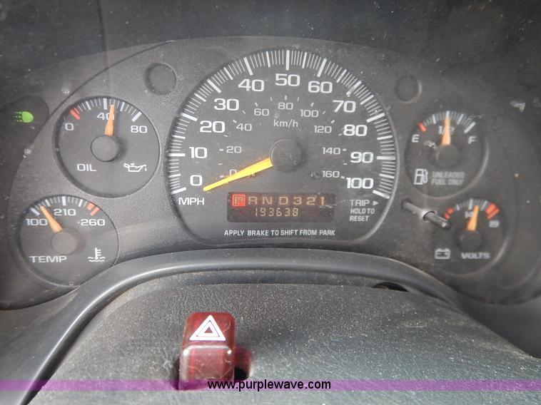 image for item J3889 1999 Chevrolet Express 1500 van