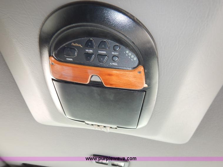 image for item J3889 1999 Chevrolet Express 1500 van