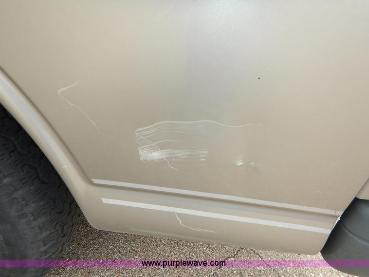 image for item J3889 1999 Chevrolet Express 1500 van