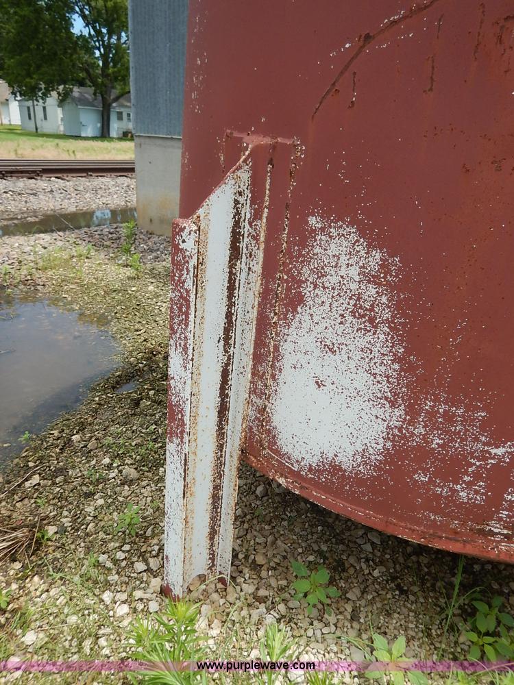 image for item J3890 Approximately 1,100 gallon liquid herbicide tank with stand