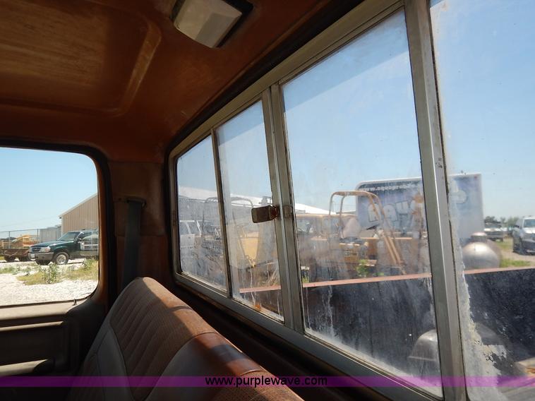 image for item J3912 1982 Ford F150 pickup truck