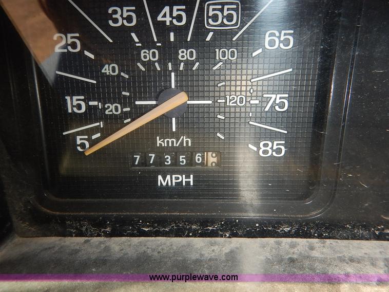 image for item J3912 1982 Ford F150 pickup truck