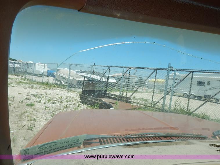 image for item J3912 1982 Ford F150 pickup truck