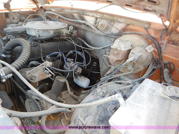 image for item J3912 1982 Ford F150 pickup truck