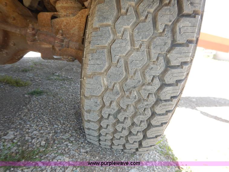 image for item J3912 1982 Ford F150 pickup truck