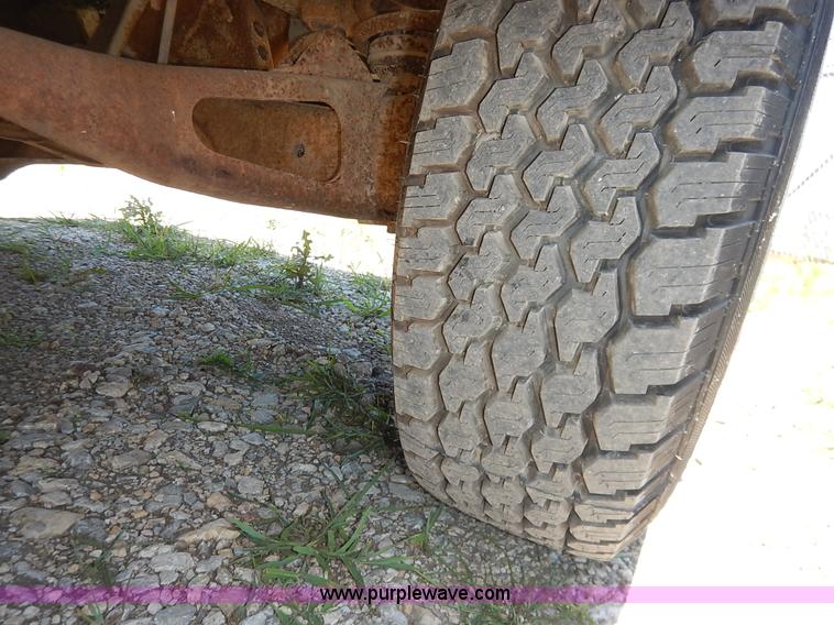 image for item J3912 1982 Ford F150 pickup truck