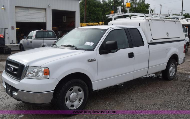 image for item J6586 2004 Ford F150 SuperCab pickup truck