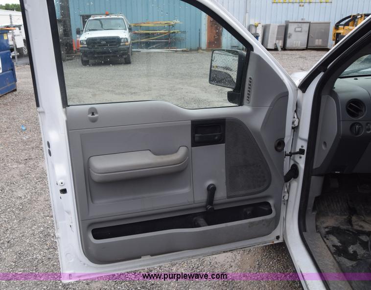 image for item J6586 2004 Ford F150 SuperCab pickup truck