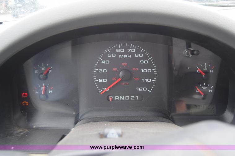 image for item J6586 2004 Ford F150 SuperCab pickup truck