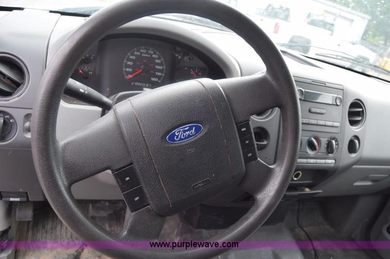 image for item J6586 2004 Ford F150 SuperCab pickup truck