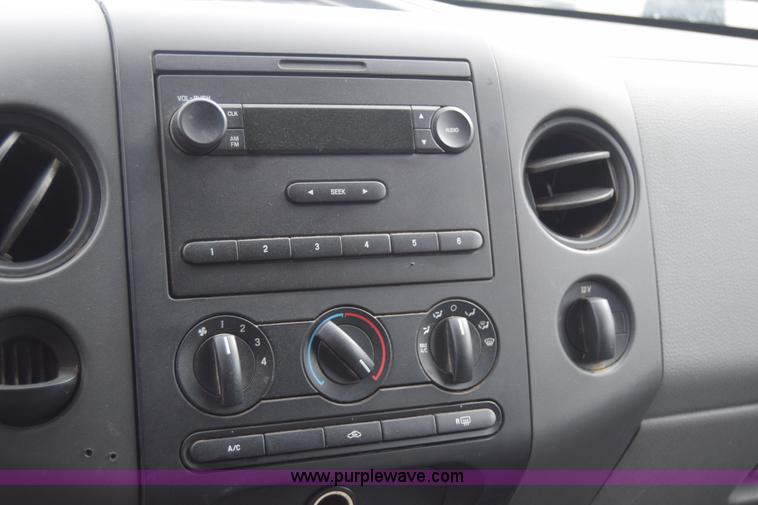 image for item J6586 2004 Ford F150 SuperCab pickup truck