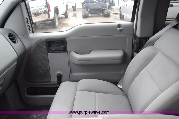 image for item J6586 2004 Ford F150 SuperCab pickup truck