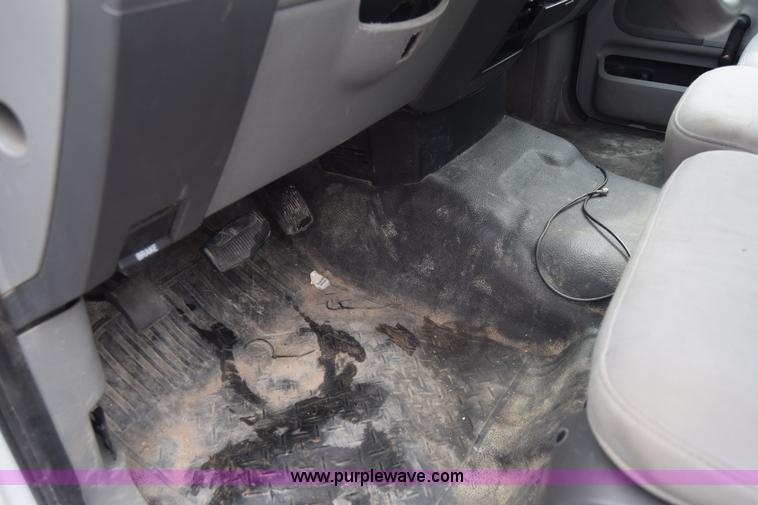 image for item J6586 2004 Ford F150 SuperCab pickup truck