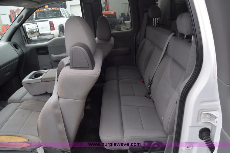 image for item J6586 2004 Ford F150 SuperCab pickup truck