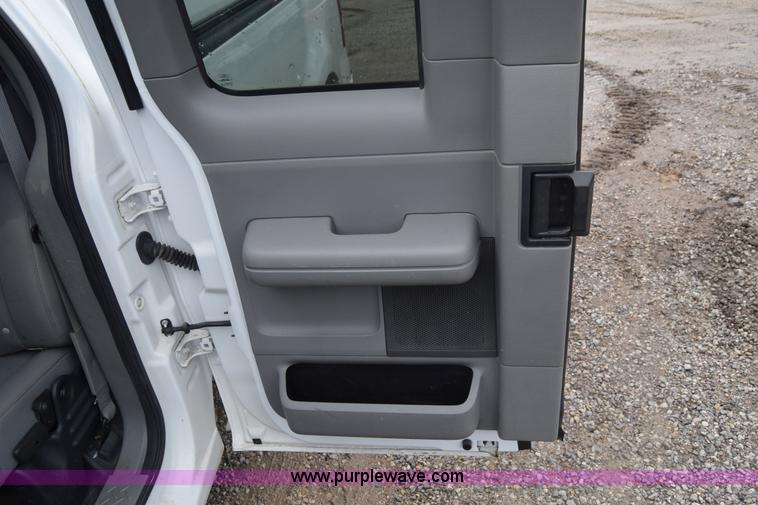 image for item J6586 2004 Ford F150 SuperCab pickup truck