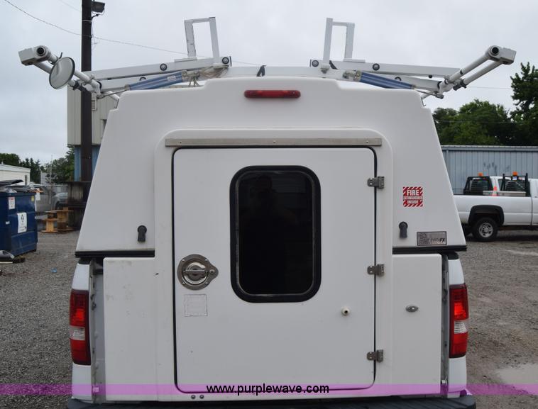 image for item J6586 2004 Ford F150 SuperCab pickup truck