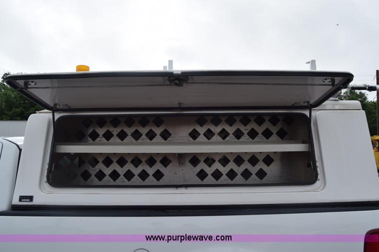 image for item J6586 2004 Ford F150 SuperCab pickup truck