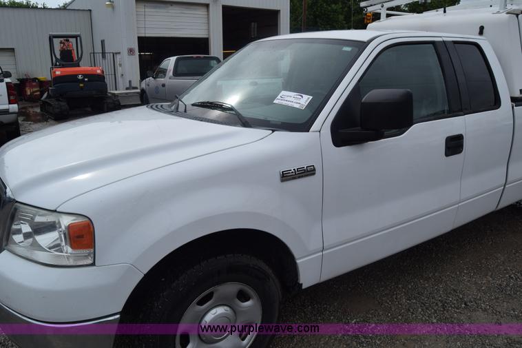 image for item J6586 2004 Ford F150 SuperCab pickup truck