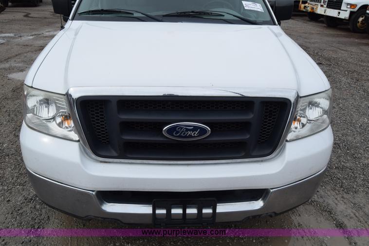 image for item J6586 2004 Ford F150 SuperCab pickup truck