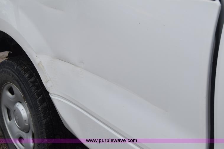 image for item J6586 2004 Ford F150 SuperCab pickup truck