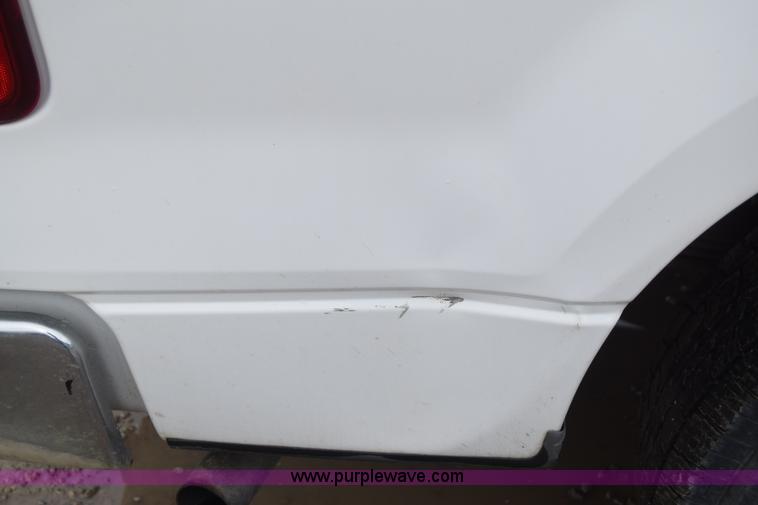 image for item J6586 2004 Ford F150 SuperCab pickup truck