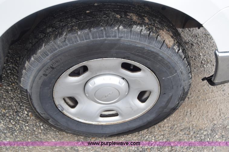 image for item J6586 2004 Ford F150 SuperCab pickup truck