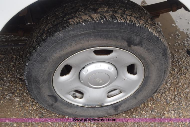 image for item J6586 2004 Ford F150 SuperCab pickup truck