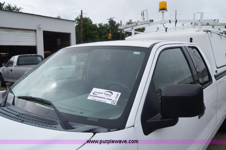 image for item J6586 2004 Ford F150 SuperCab pickup truck