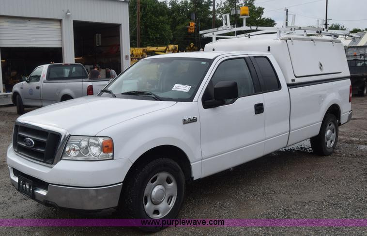 image for item J6586 2004 Ford F150 SuperCab pickup truck
