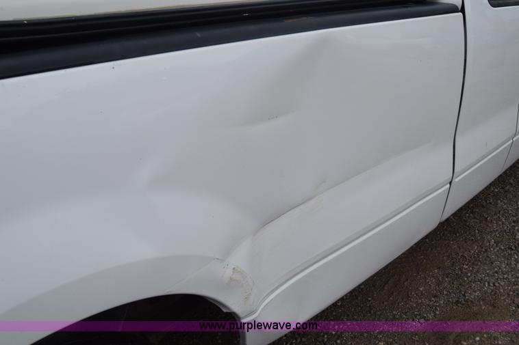 image for item J6586 2004 Ford F150 SuperCab pickup truck