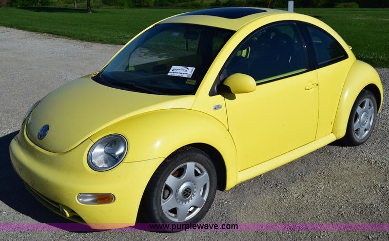 image for item J6601 2001 Volkswagen New Beetle GLS