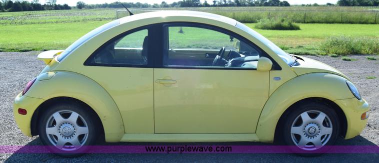 image for item J6601 2001 Volkswagen New Beetle GLS