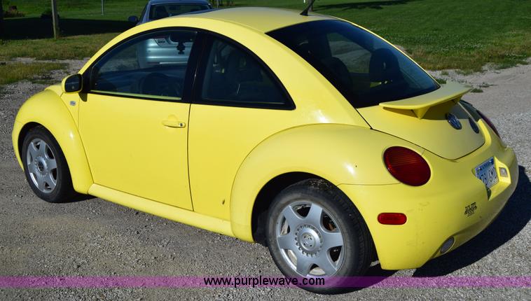 image for item J6601 2001 Volkswagen New Beetle GLS