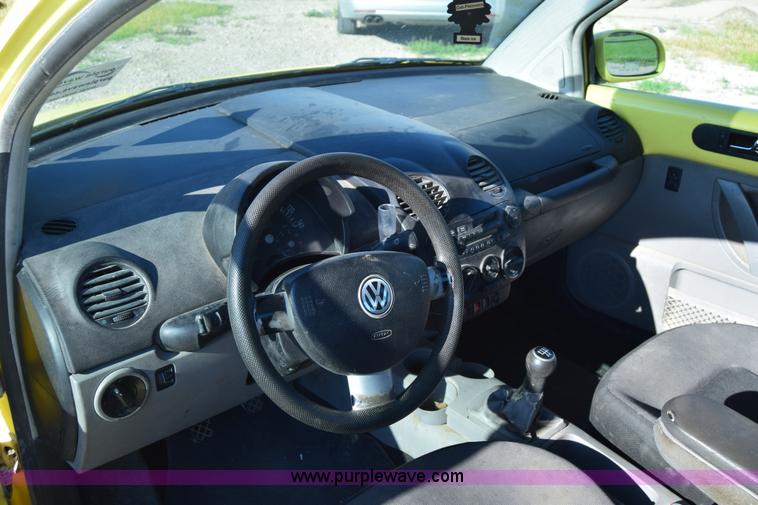 image for item J6601 2001 Volkswagen New Beetle GLS