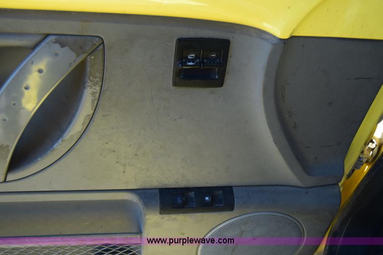 image for item J6601 2001 Volkswagen New Beetle GLS