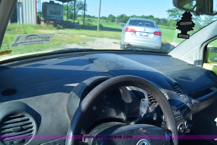 image for item J6601 2001 Volkswagen New Beetle GLS