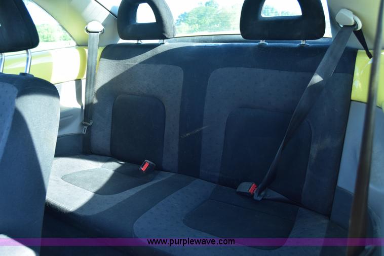 image for item J6601 2001 Volkswagen New Beetle GLS