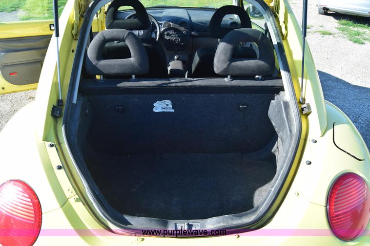 image for item J6601 2001 Volkswagen New Beetle GLS