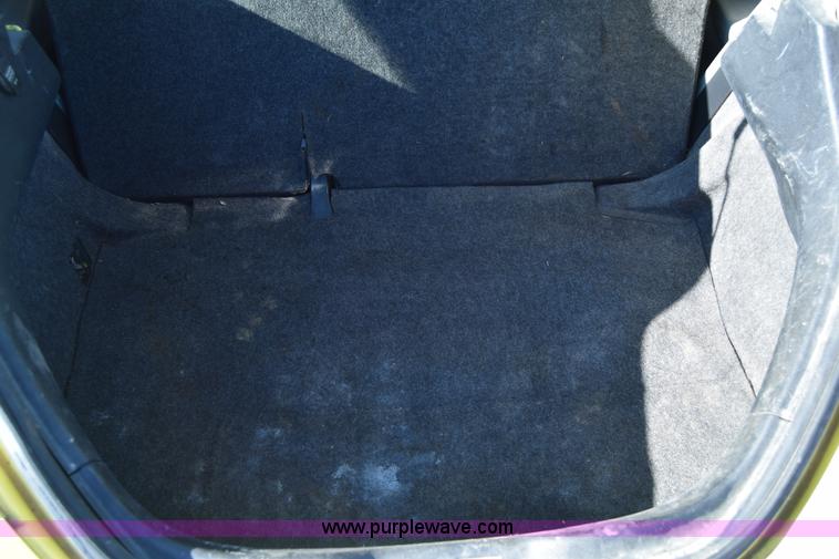 image for item J6601 2001 Volkswagen New Beetle GLS