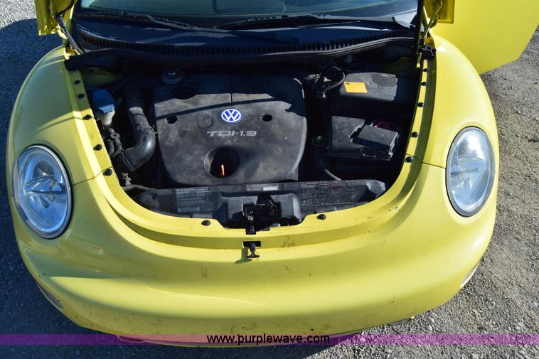 image for item J6601 2001 Volkswagen New Beetle GLS