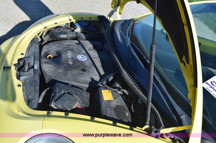 image for item J6601 2001 Volkswagen New Beetle GLS