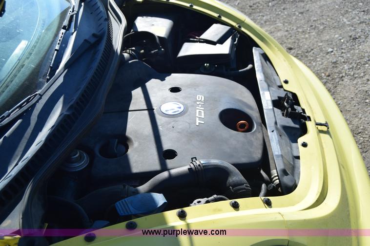 image for item J6601 2001 Volkswagen New Beetle GLS