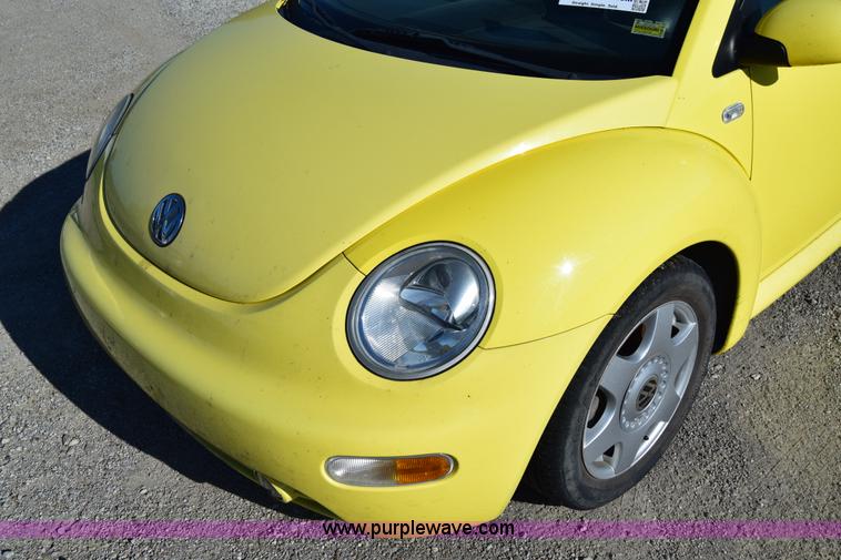 image for item J6601 2001 Volkswagen New Beetle GLS
