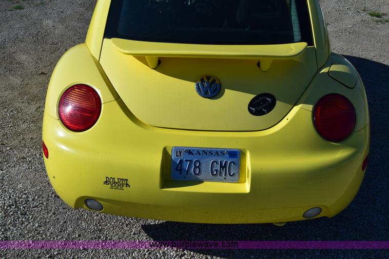 image for item J6601 2001 Volkswagen New Beetle GLS