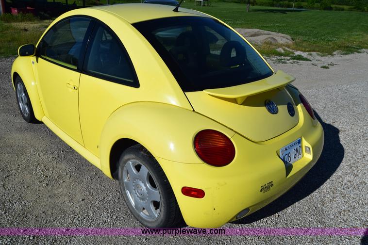 image for item J6601 2001 Volkswagen New Beetle GLS