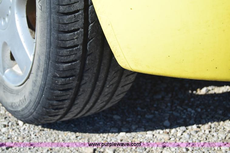 image for item J6601 2001 Volkswagen New Beetle GLS